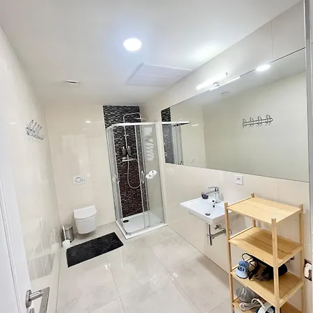 Stunning 3-bdr Duplex With Balcony In Center Прага