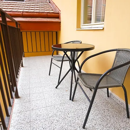 Stunning 3-bdr Duplex With Balcony In Center Апартаменты Прага