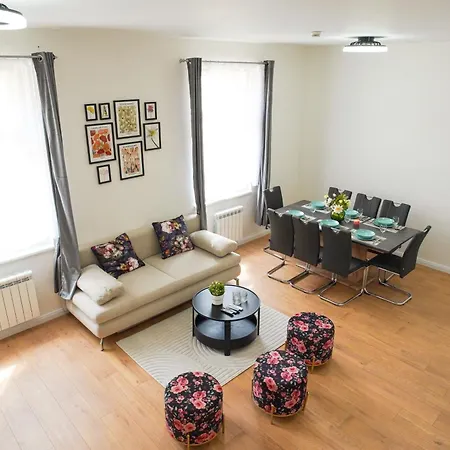 Stunning 3-bdr Duplex With Balcony In Center