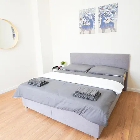 Stunning 3-bdr Duplex With Balcony In Center * Prag